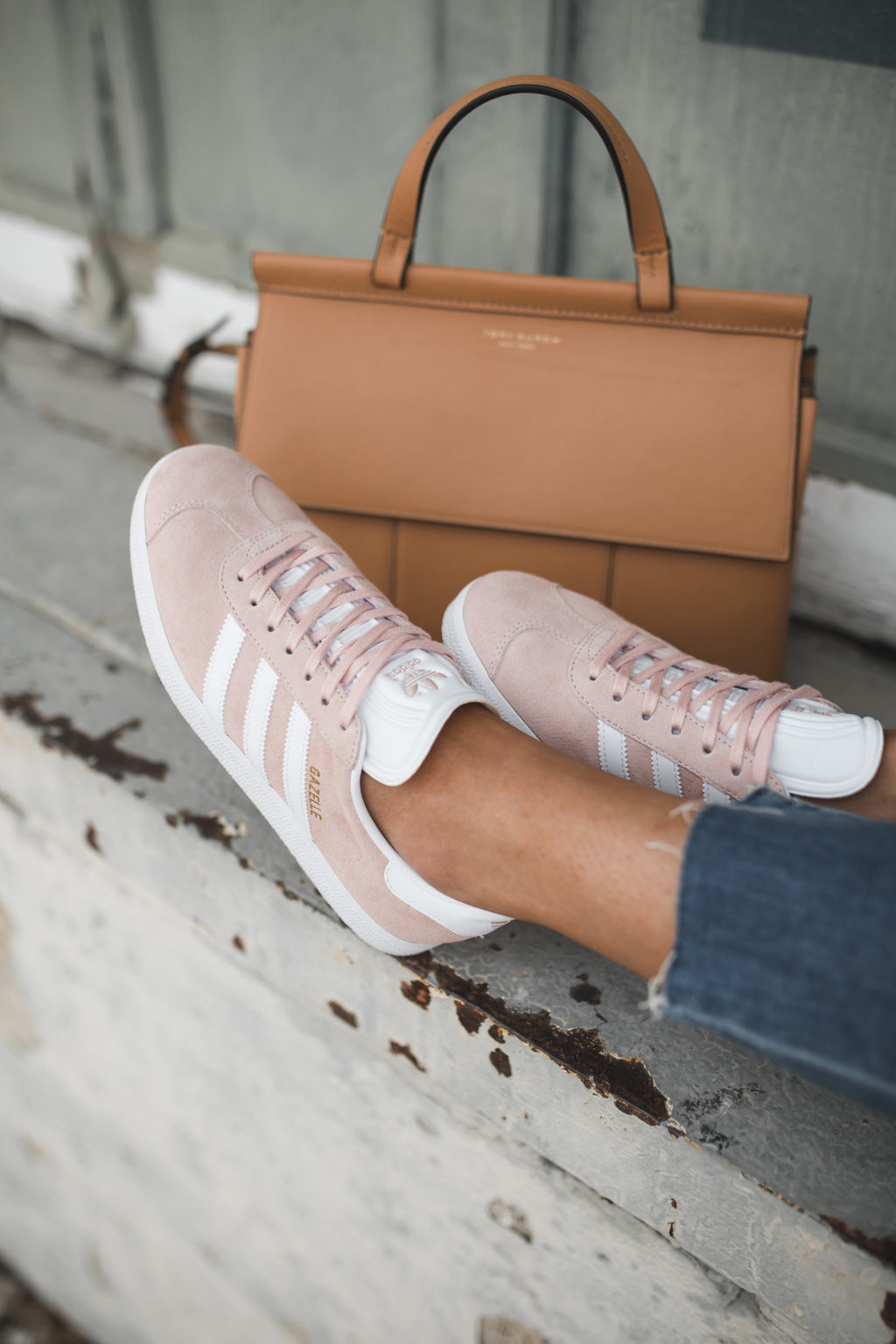 outfits with adidas gazelle