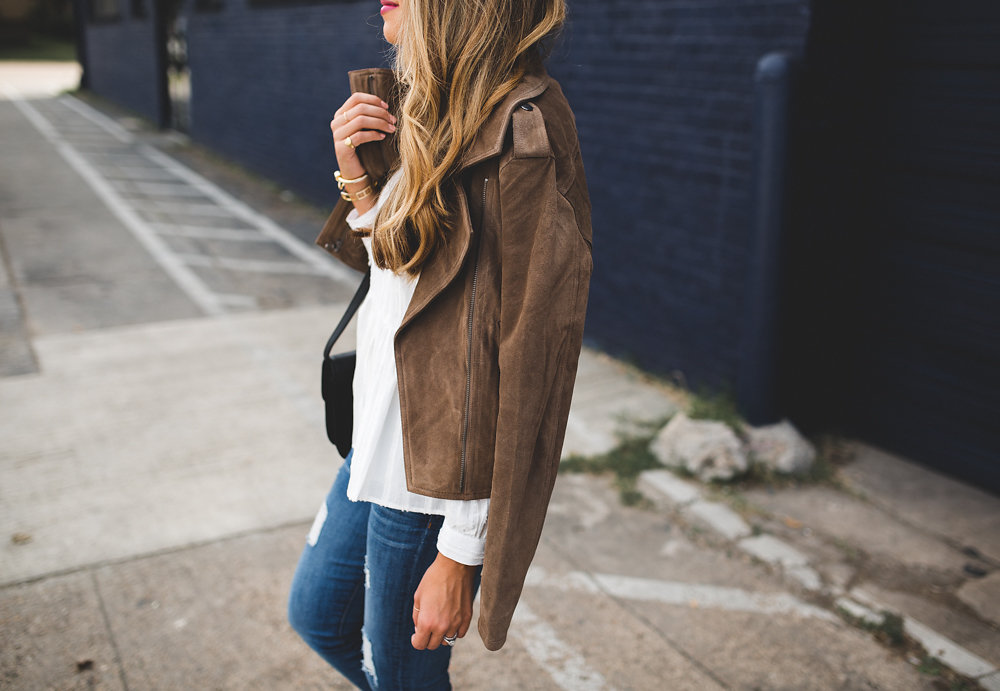 casual fall outfit with suede jacket 