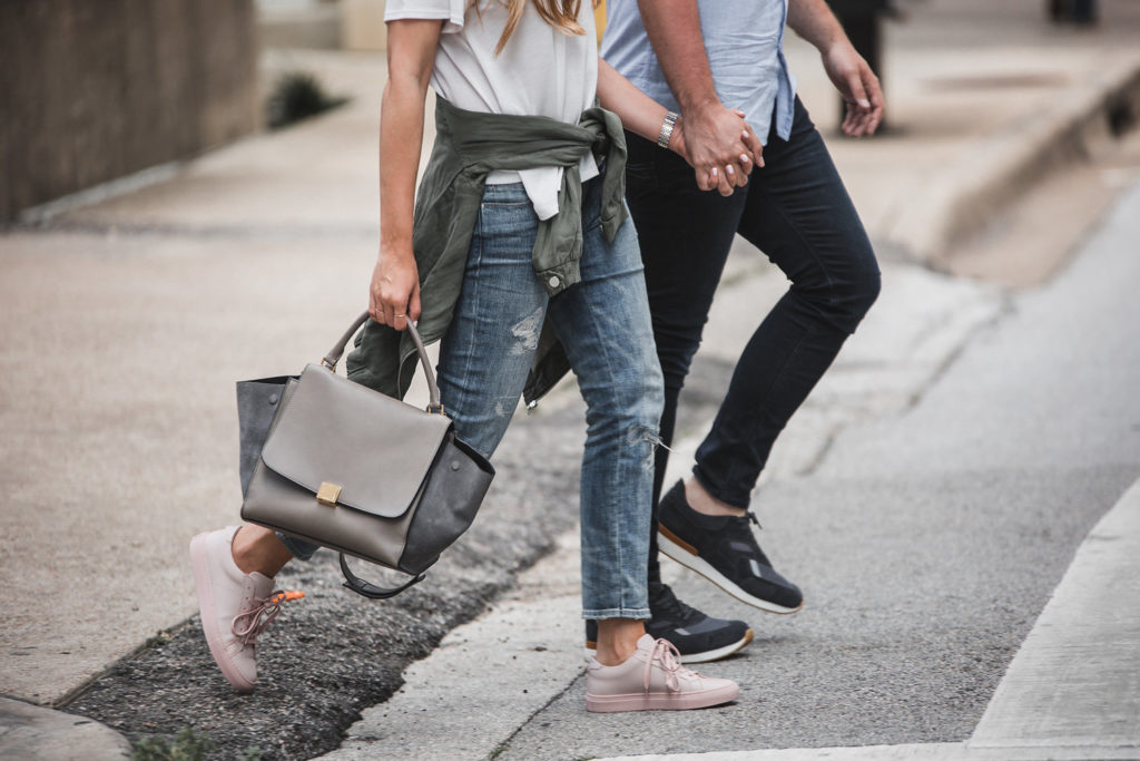 pink sneaker style with jeans