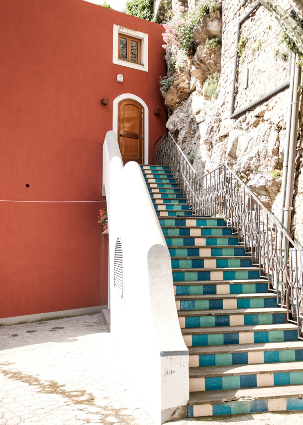 Positano Travel Guide 