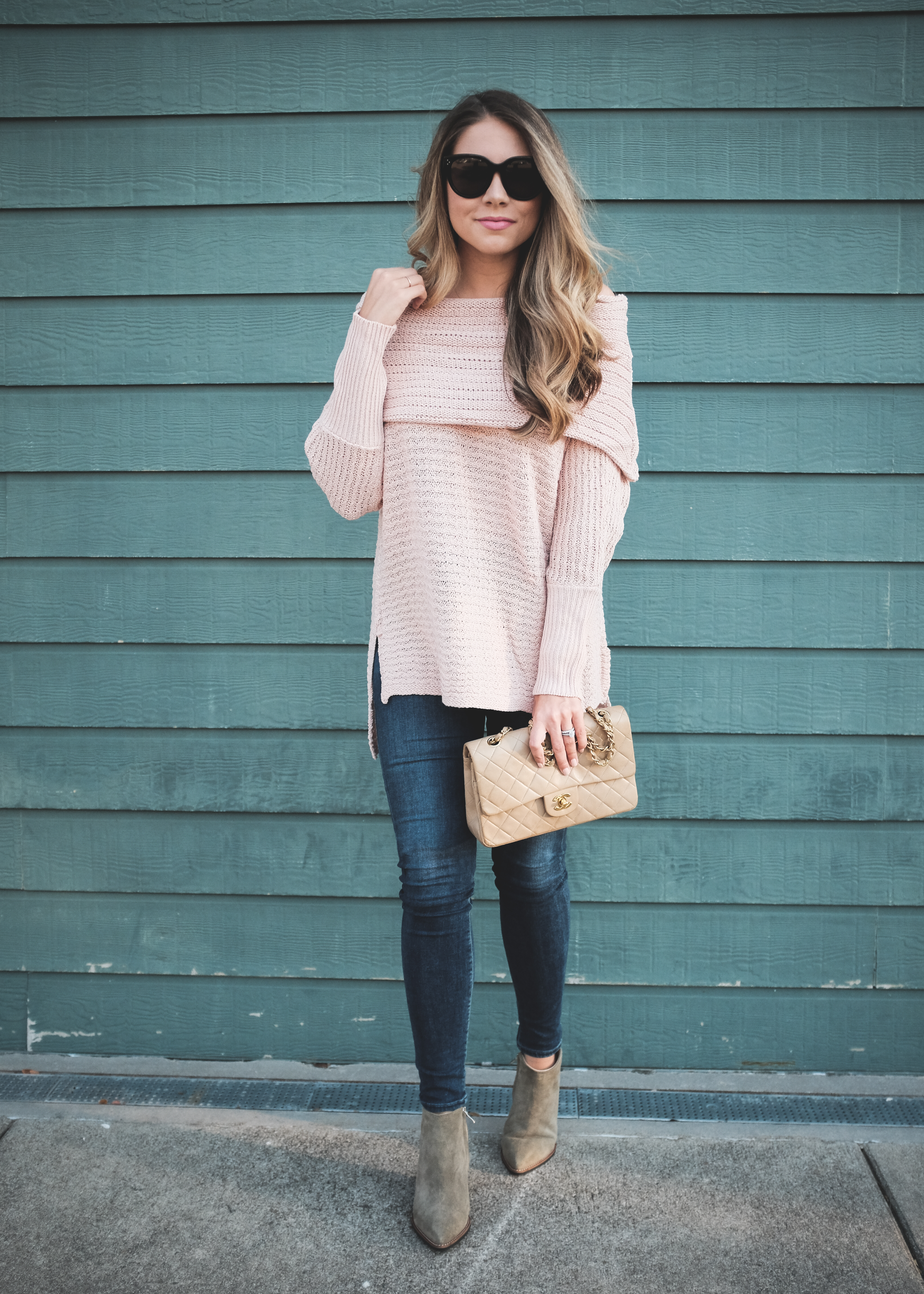 pink sweater outfit for fall 