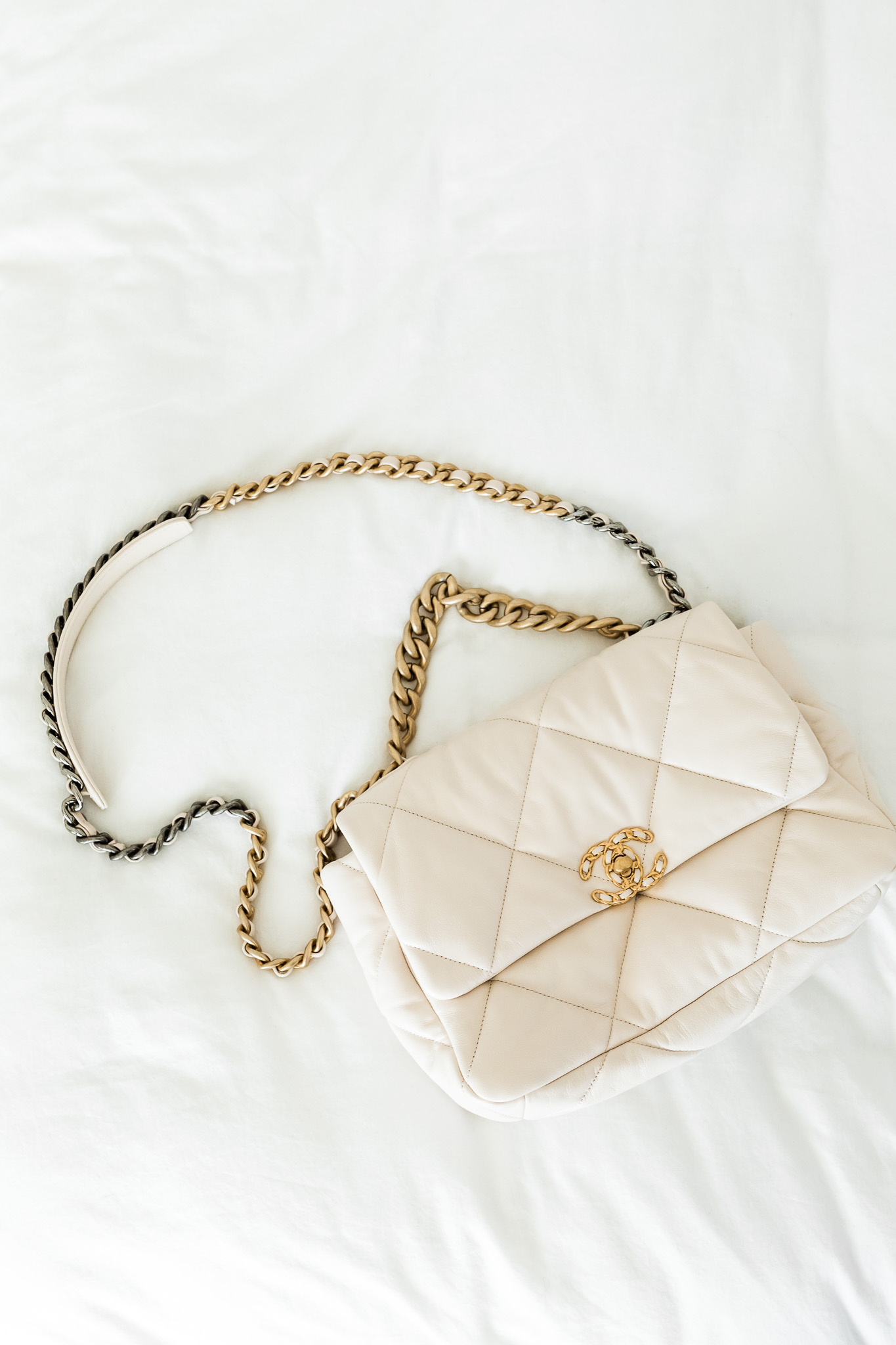chanel bag with chain handle purse
