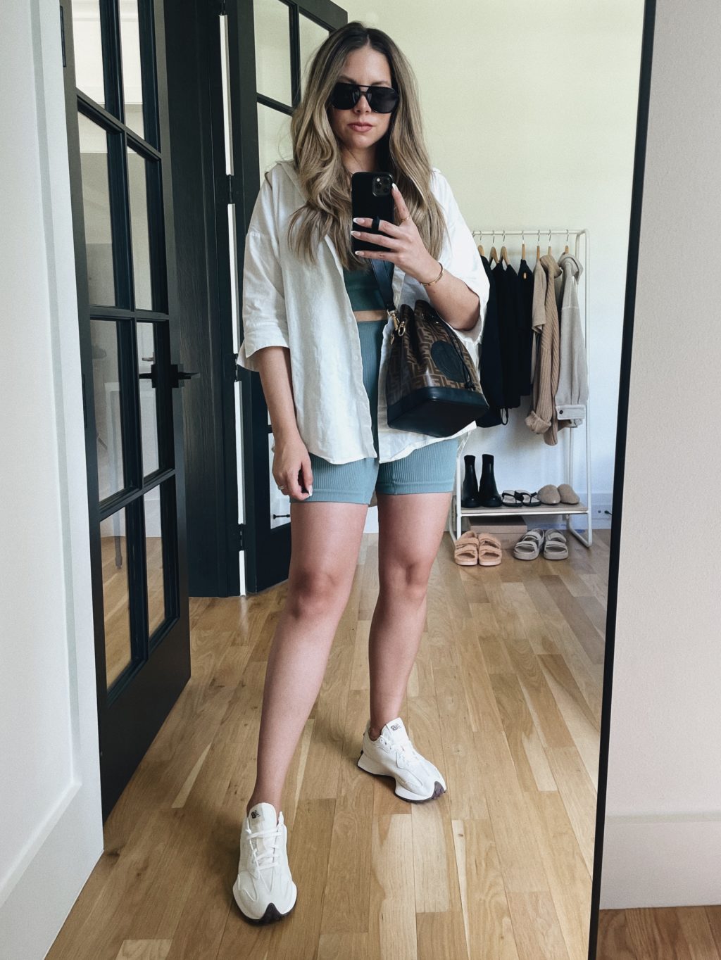 Biker shorts deals outfit with sneakers