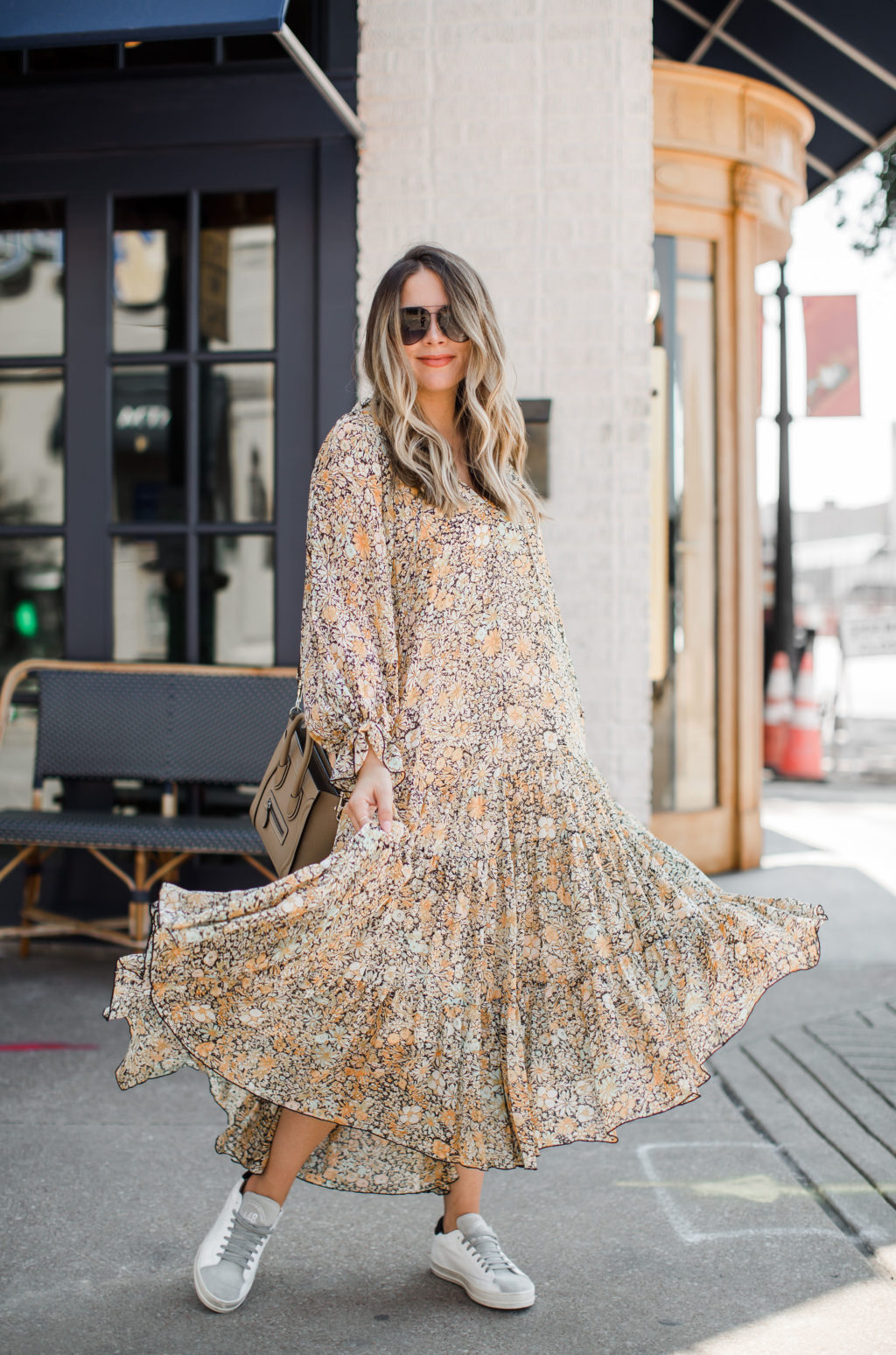 Maxi dress with sneakers