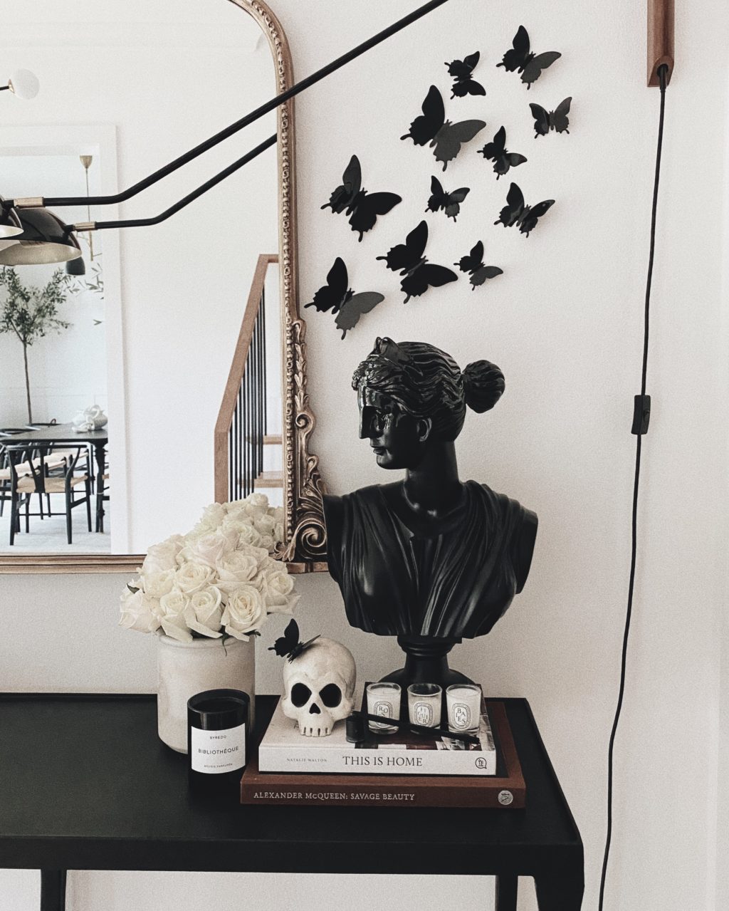 Chic but Cool Halloween Decorations