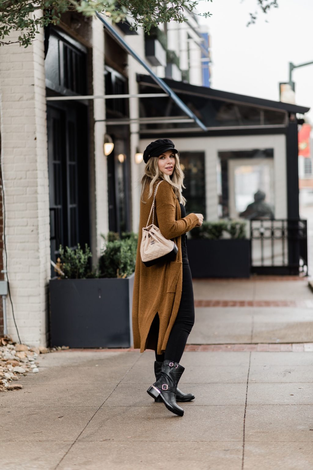 combat boots and leggings outfit