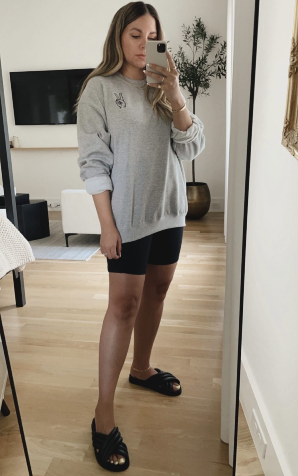 Treasure & Bond Peace Embroidered Sweatshirt