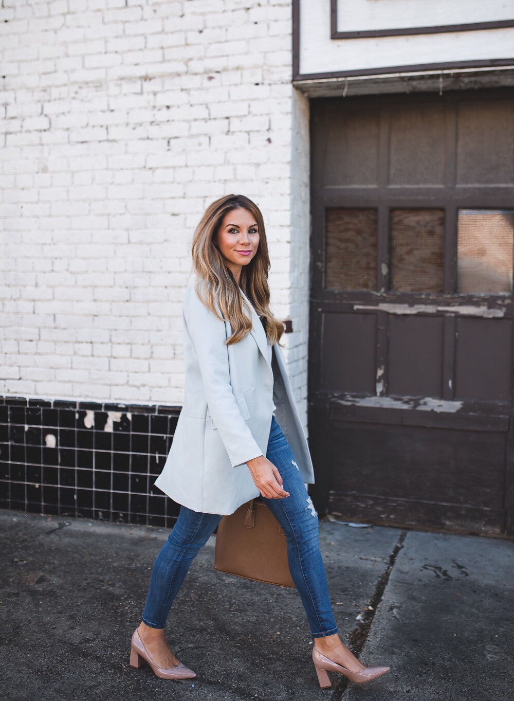 Blazer and distressed jeans outfit 