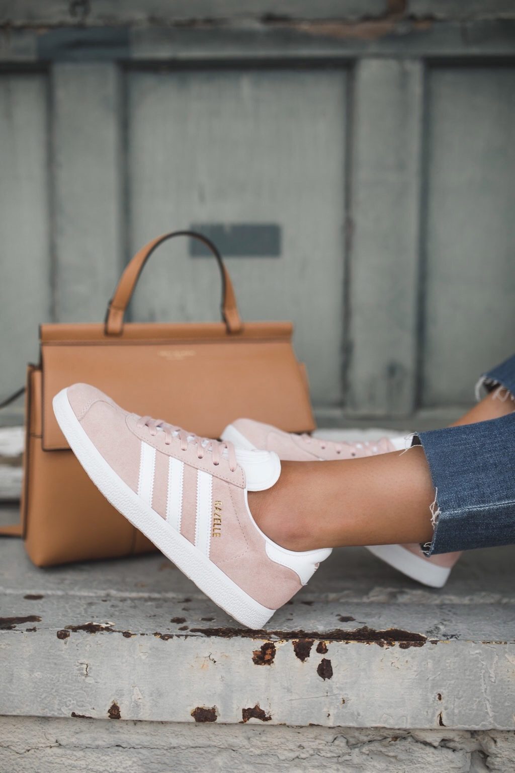 white and pink adidas gazelle