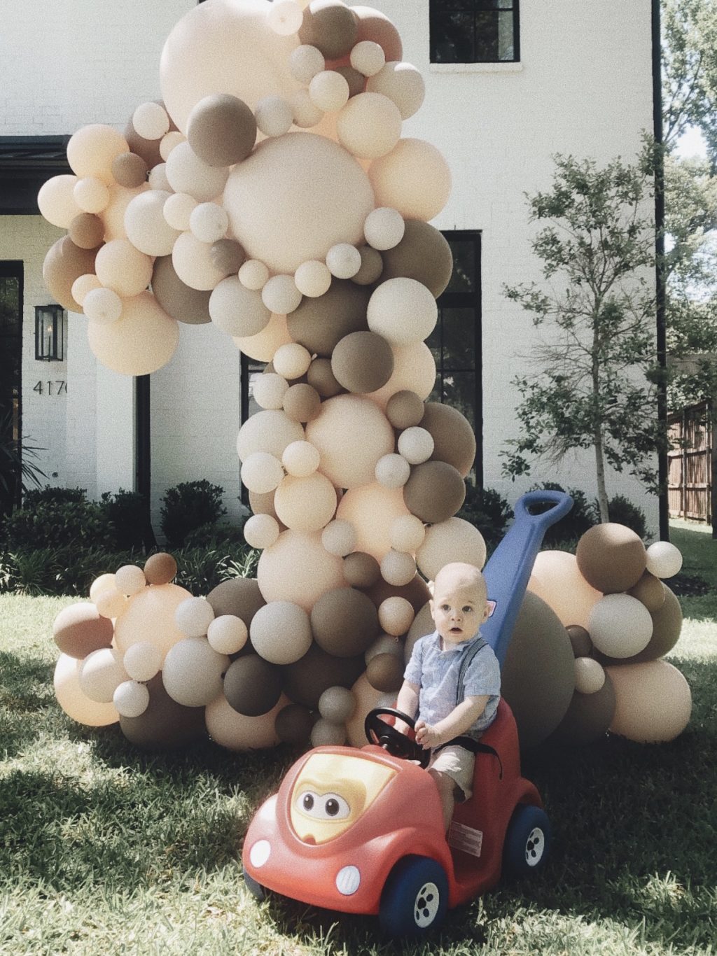 number balloon in yard 