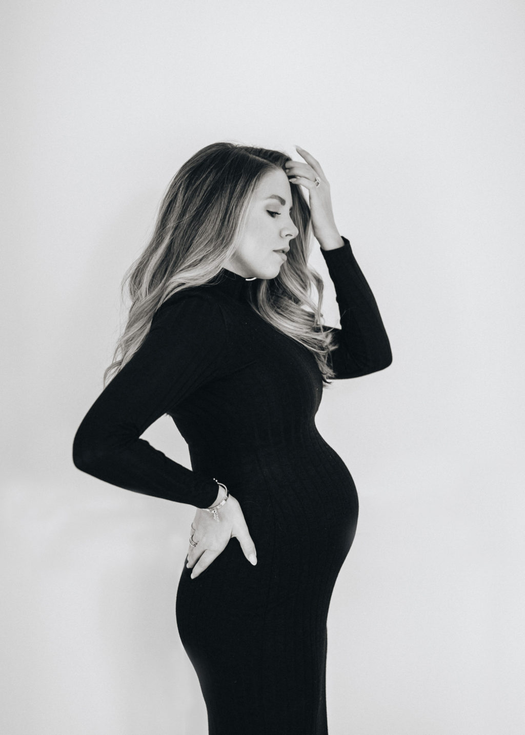 Black and White Maternity Shoot