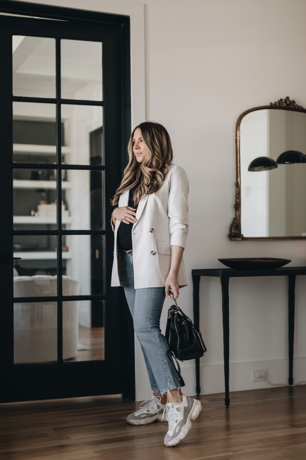 5 Ways to Style a Blazer While Expecting
